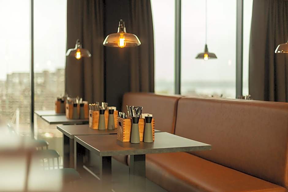 Holiday Inn - the niu, Fender Amsterdam By IHG