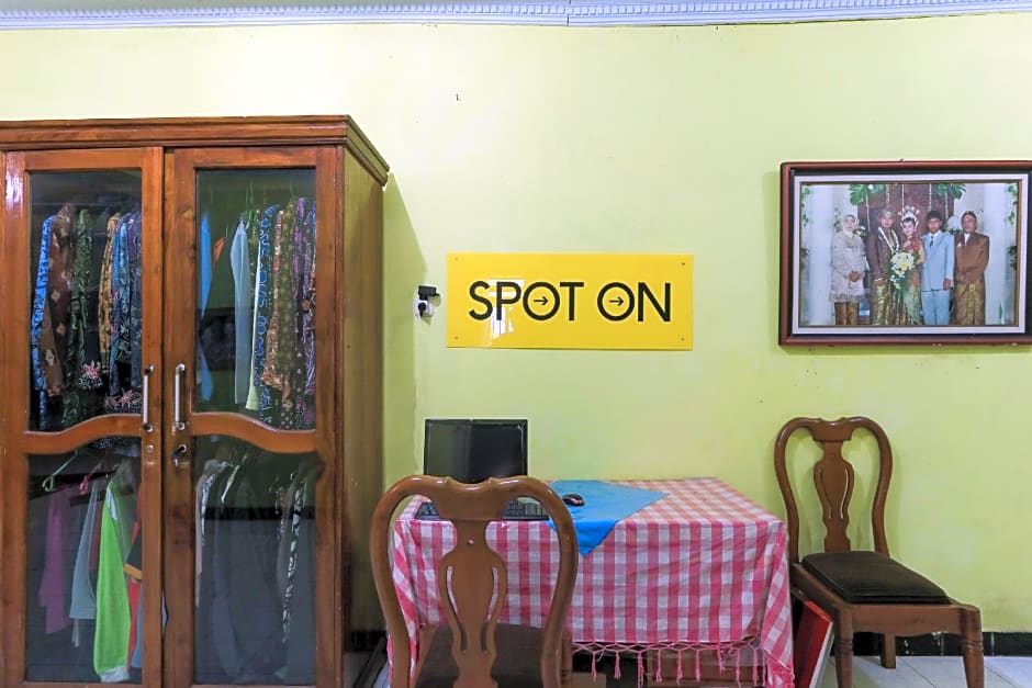 OYO 2440 Wallet Family Residence Syariah