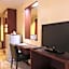 Convenient Grand Plus Hotel Suvarnabhumi