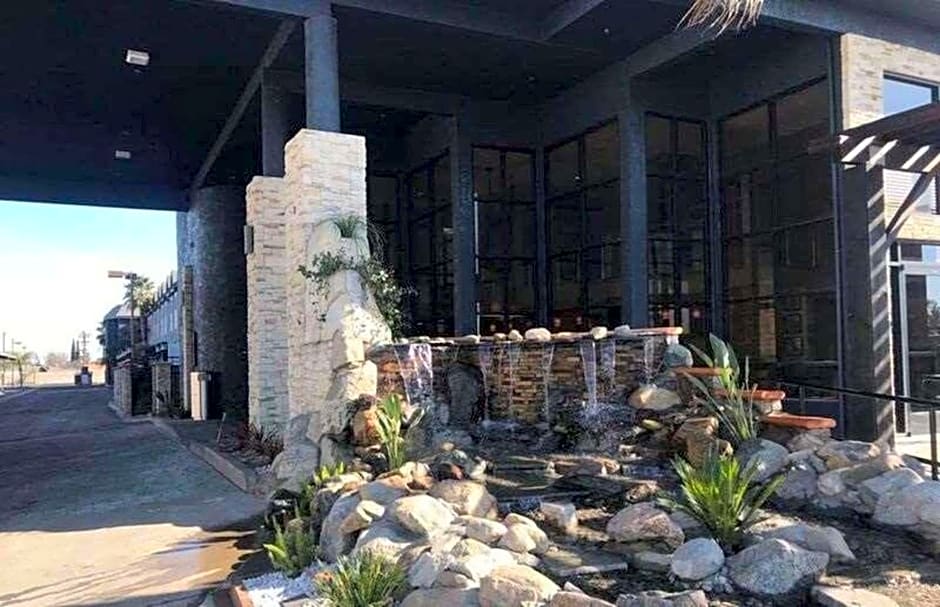 Country Inn & Suites by Radisson, Bakersfield, CA