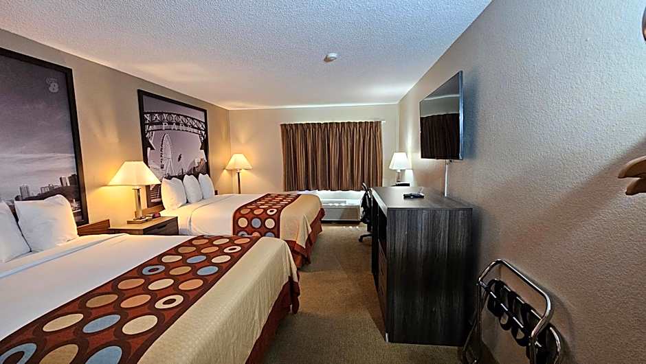 Super 8 by Wyndham Elgin