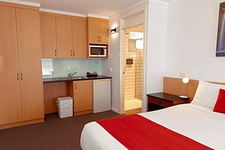 Barclay Motor Inn