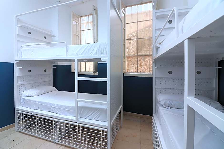 Feel Hostels City Center