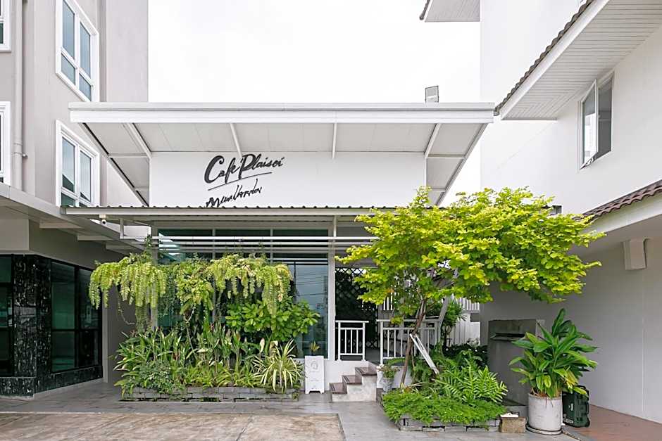 Ruan Plaisoi Apartment