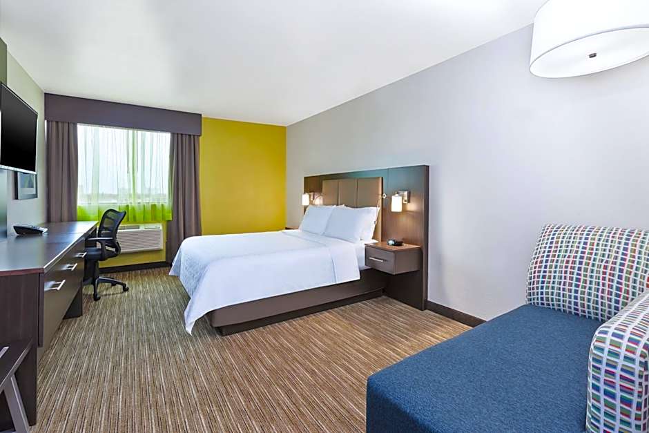Holiday Inn Express Winnipeg Airport - Polo Park By IHG