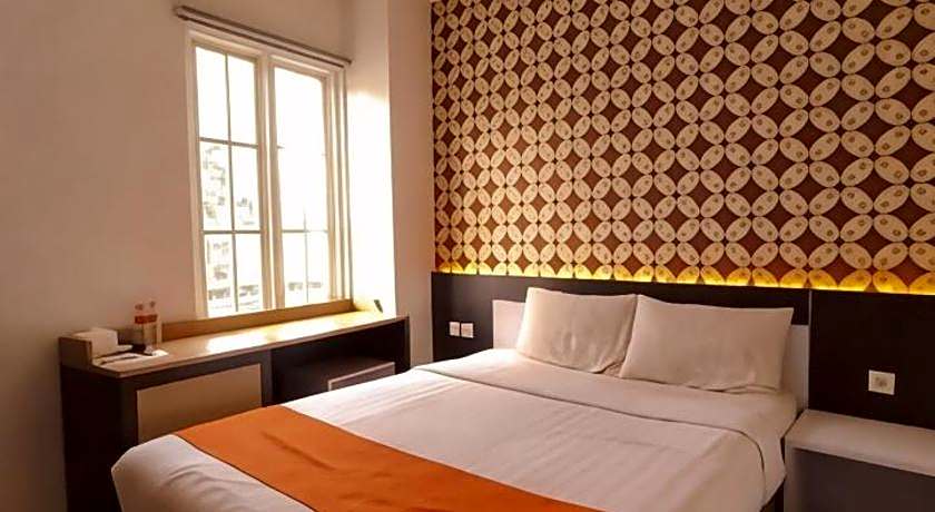 Front One Boutique Tugu Muda Semarang