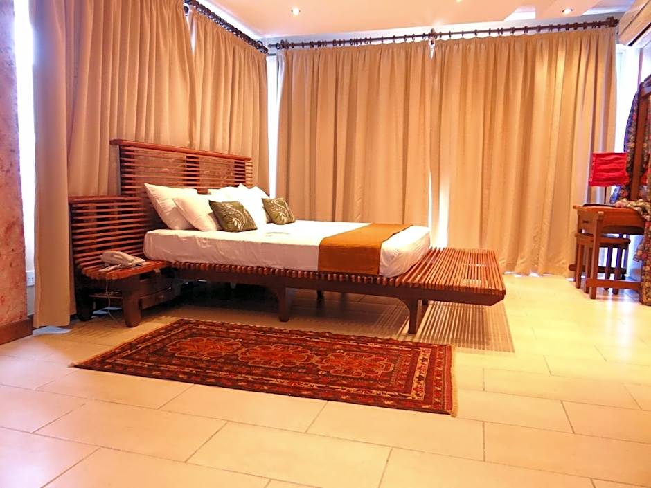 Cowrie Shell Beach Apartments Official