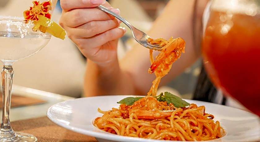 Patong Social Hotel and Restaurant