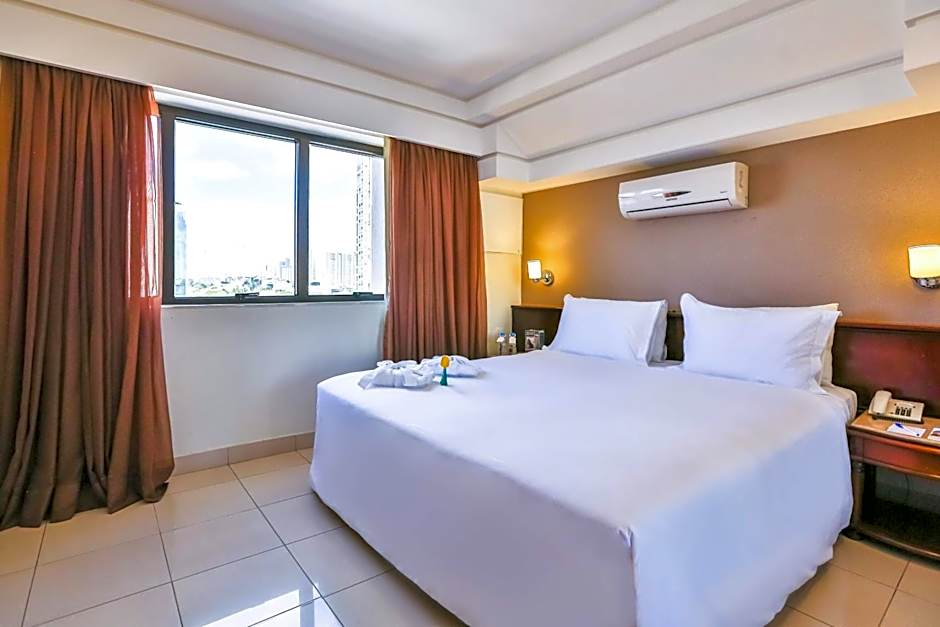 Golden Tulip Goiania Address