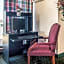 Econo Lodge Inn & Suites Conference Center Dublin