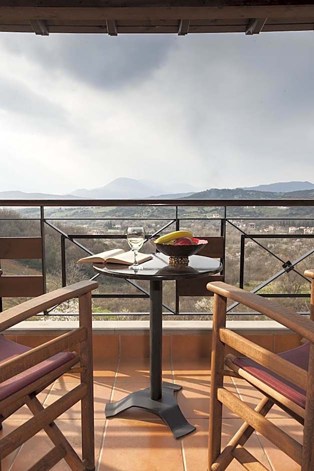 Dellas Boutique Hotel