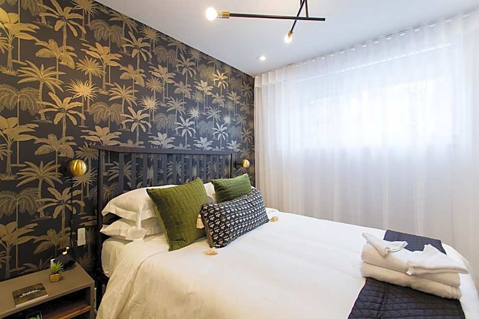 16 Studio Apartment-Hotel in Little Italy by Den Stays