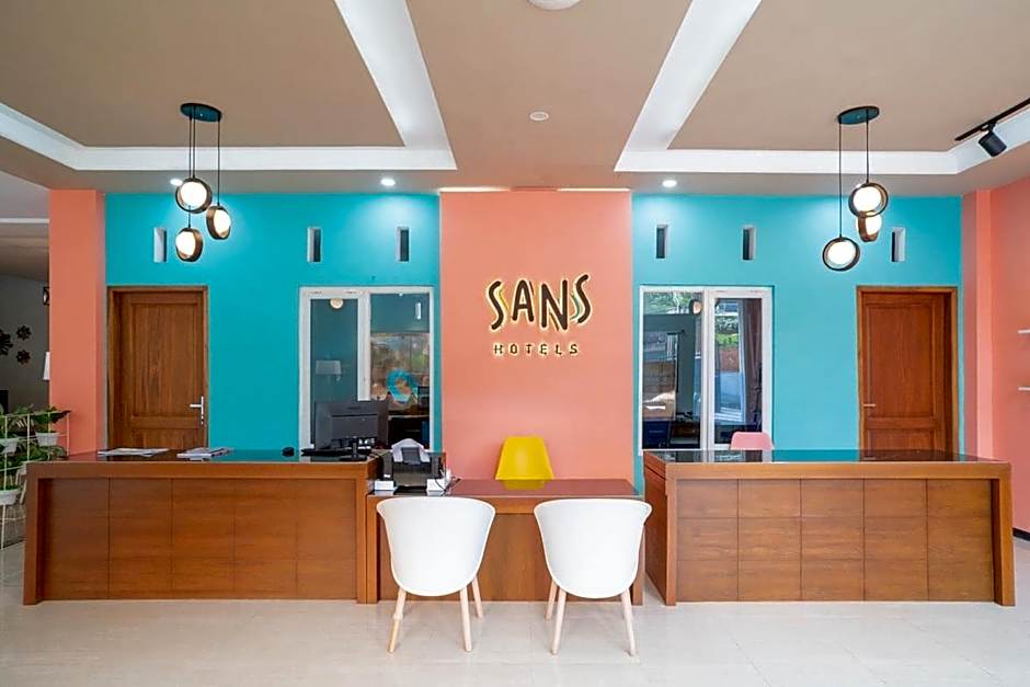 Sans Hotel Queen Batu