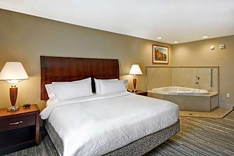 1 Kng Whrpl Rm Mobility Access W/Bathtub