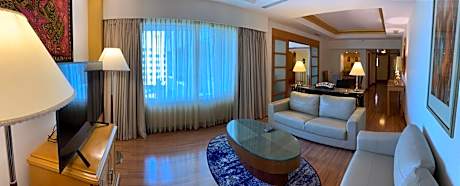 06Premium Suite City View Queen Bed