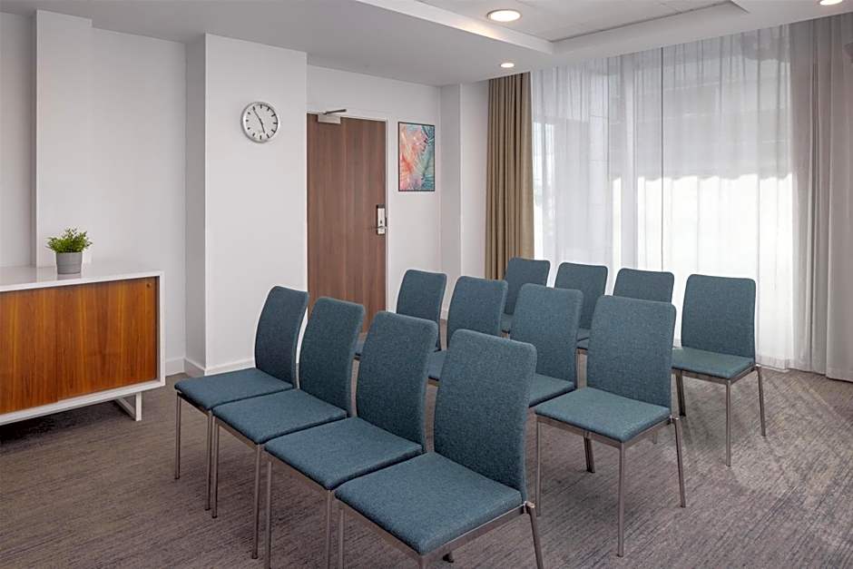Hampton By Hilton London Stansted Airport