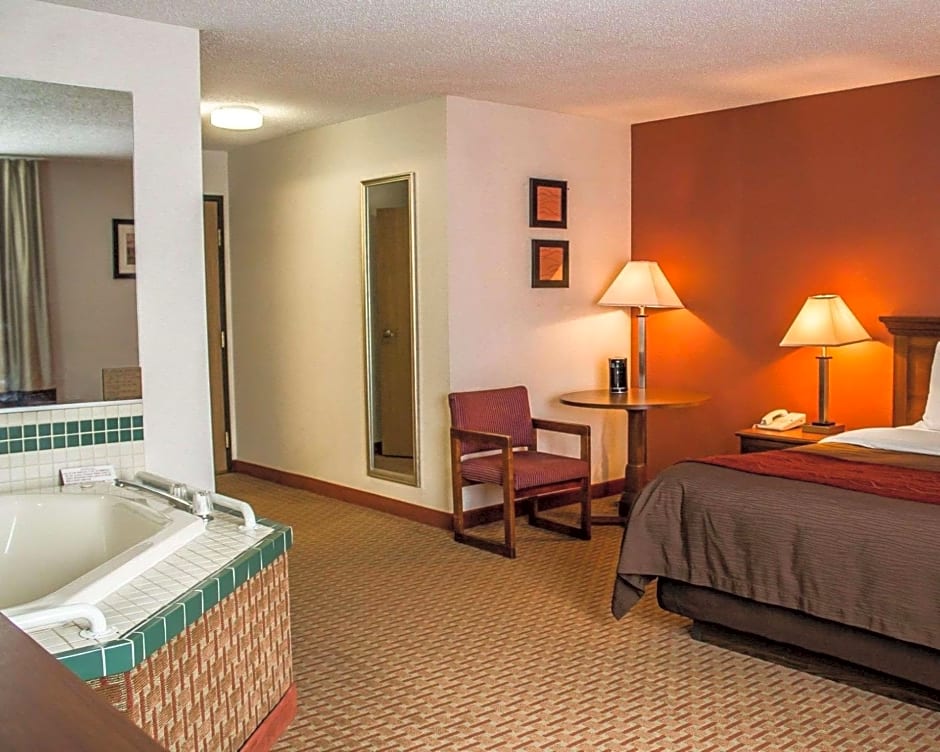 Quality Inn East Liverpool - Calcutta