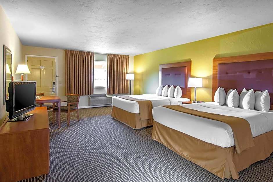 Quality Inn & Suites At Coos Bay