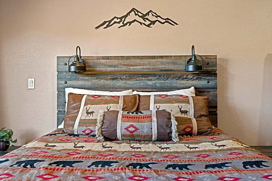 Remodeled Tamarron Lodge unit - Amazing views and 10 miles to Purgatory!