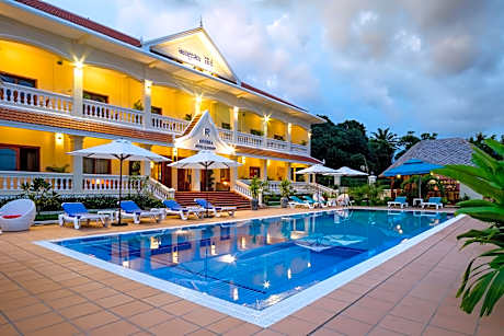 Riviera Hotel & Resort Kep