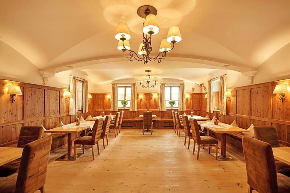 Hotel Auf der Gsteig GmbH