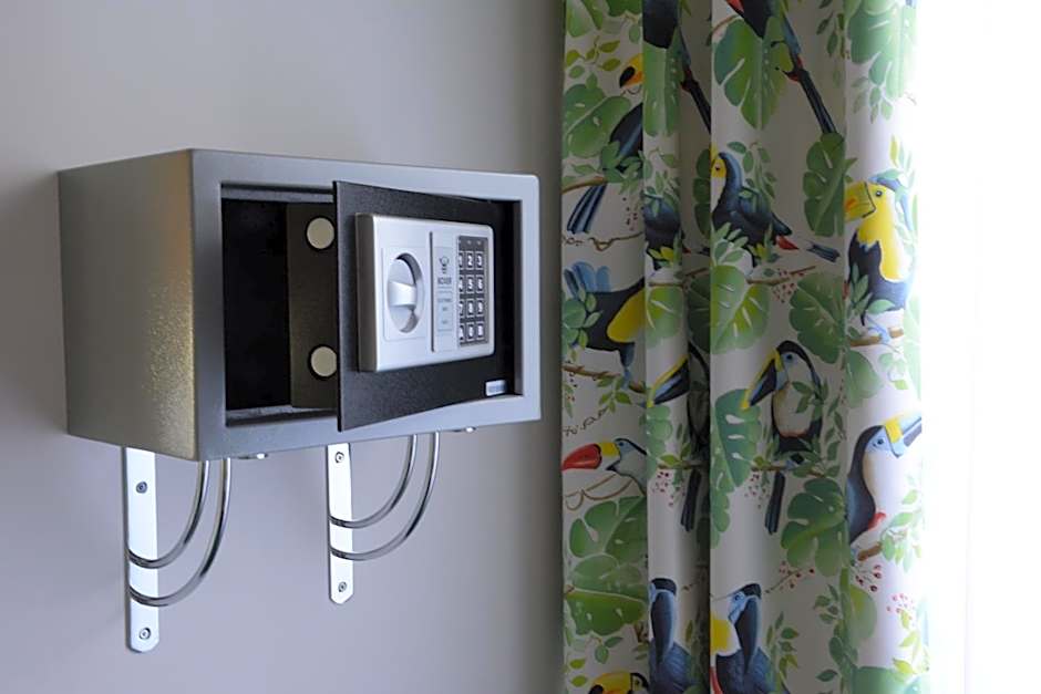 Logis Hôtel du Centre - Halte idéale en cyclotourisme avec garage à vélos clos