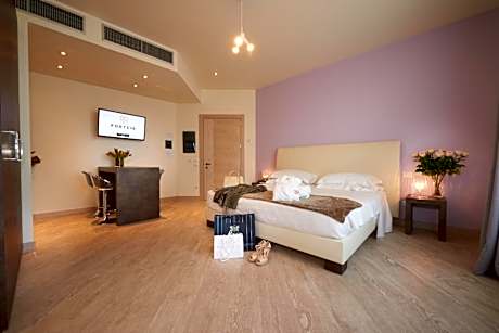 Superior with Balcony - Kitchen & Pool Access