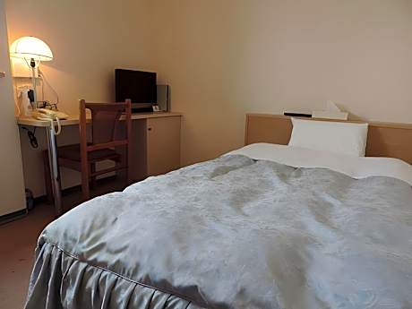 Single - Non-Smoking