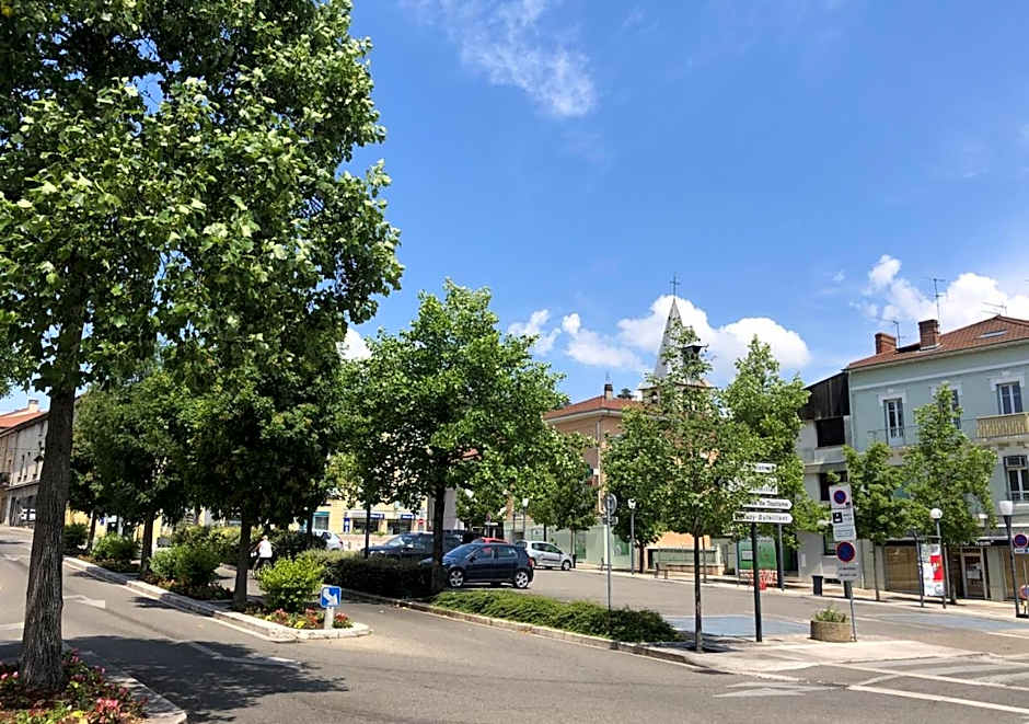L'EMBLEME - BOUTIQUE HOTEL