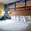 Days Inn by Wyndham Evansdale Waterloo