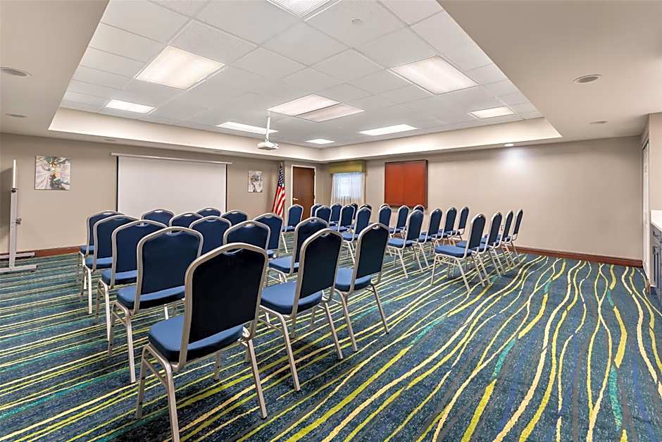 Hampton Inn By Hilton & Suites Newtown