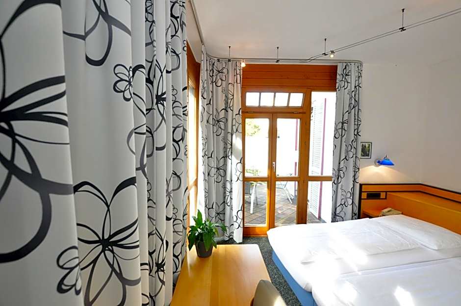 Villa Waldperlach by Blattl