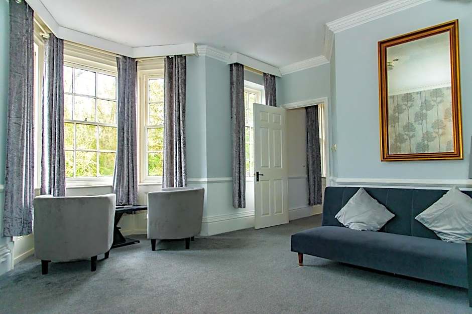 Woodlands Lodge Hotel