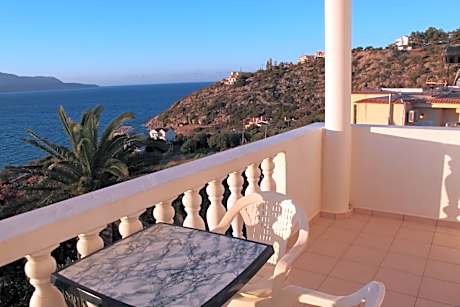 Quadruple Room with Sea View