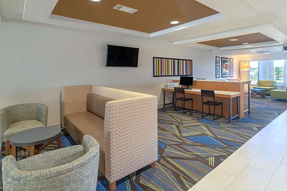 Holiday Inn Express Hotel & Suites Talladega By IHG