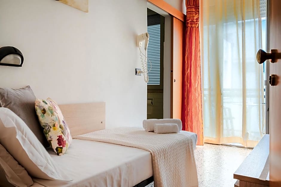 Hotel Sayonara