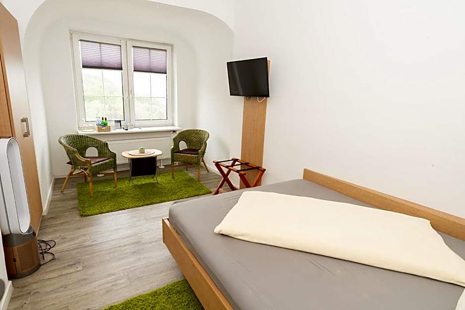 Hotel Garni BURG WALDENSTEIN