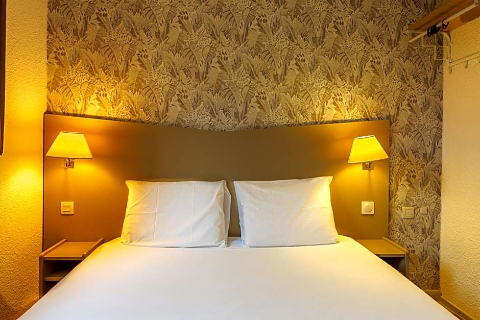 Kyriad Chantilly Hotel