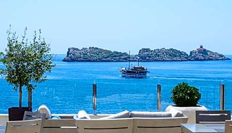 Royal Ariston Hotel