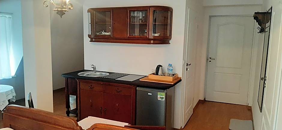 Dworek pod świerkami