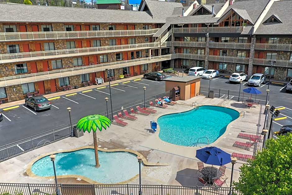 Crossroads Inn & Suites