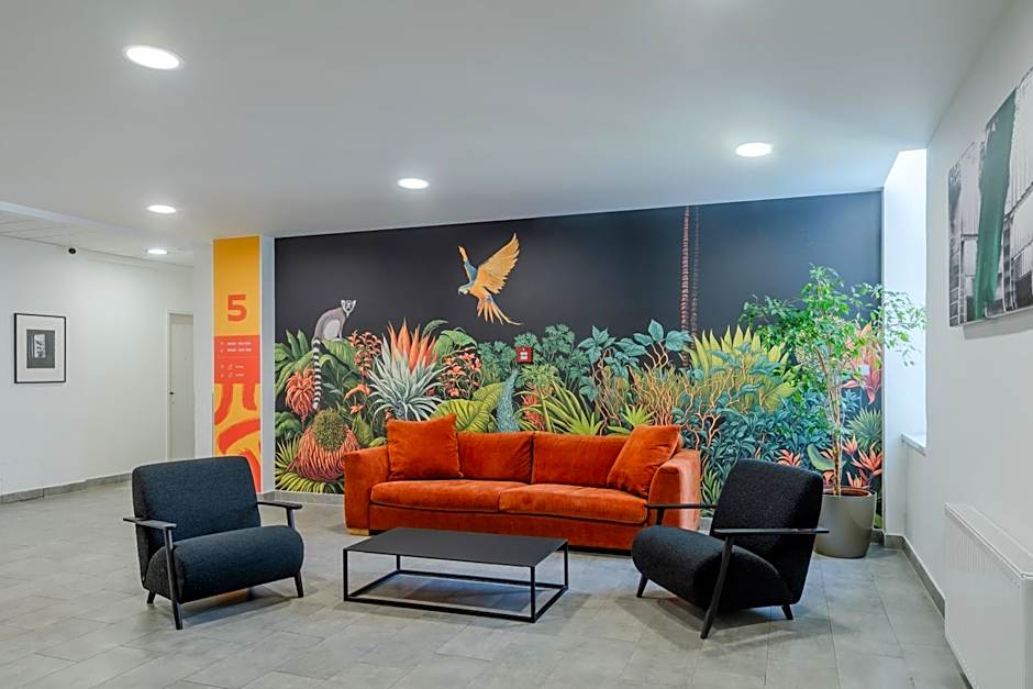 Dean's College Hotel