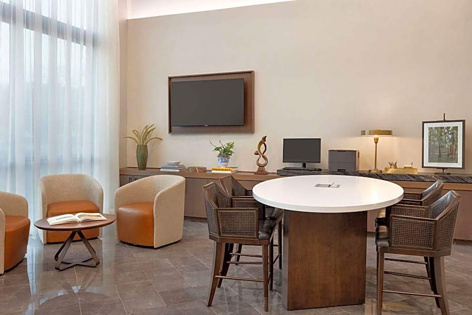 Valley Hotel Homewood Birmingham, Curio Collection by Hilton