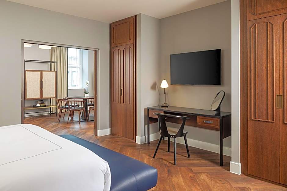 The Parkgate Hotel