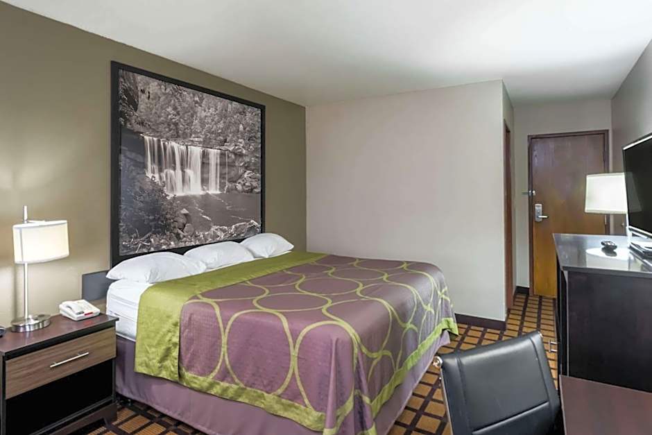 Super 8 by Wyndham Munfordville KY