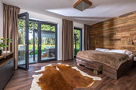 Apartment with Outdoor Jacuzzi