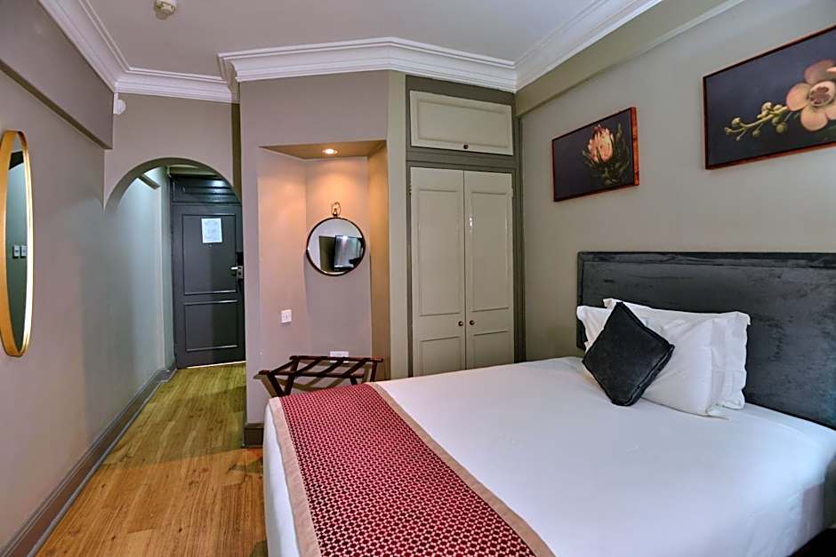 Cresta Jameson Hotel