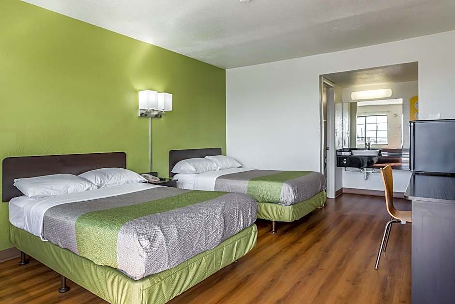 Motel 6-El Paso, TX - East