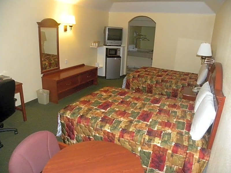 Executive Inn And Suites