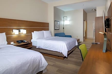 King Suite - Mobility Accessible/Non-Smoking